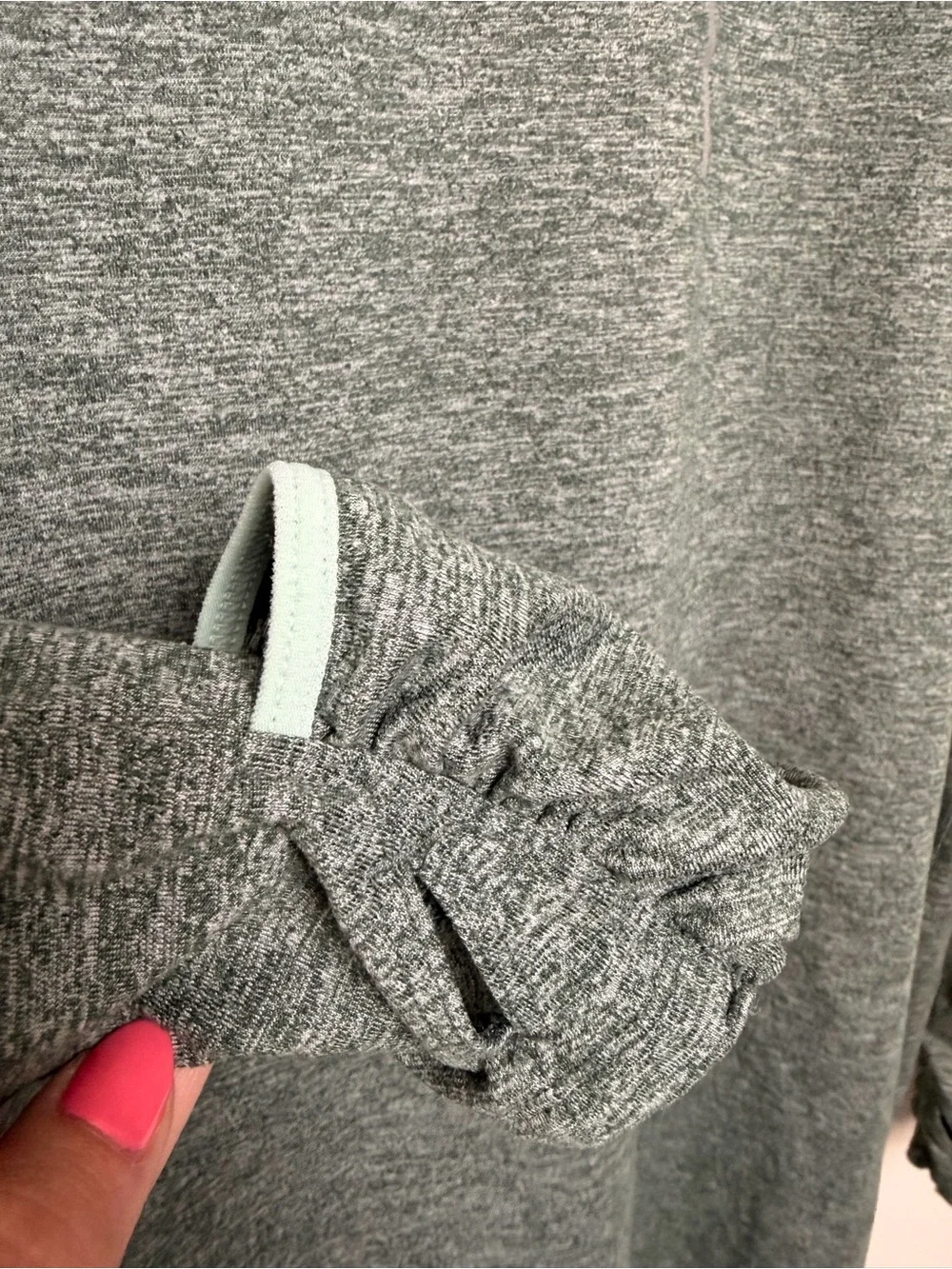 Nike Dri-FIT Green/Blue Heather Hooded Long Sleeve Women’s Large w/ Thumb Holes